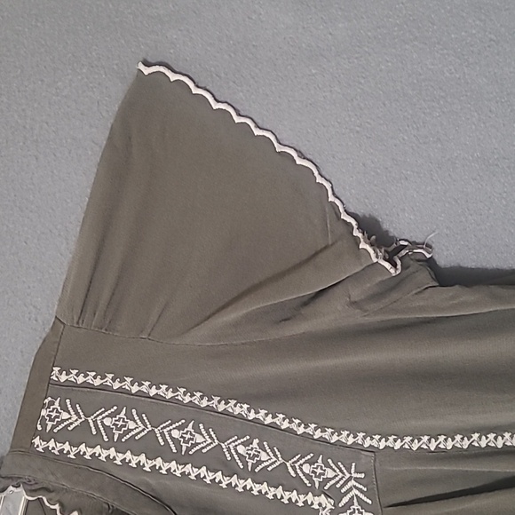 Style & Co Women's Green Embroidered Flutter Sleeve Peasant Blouse - Size Medium - Picture 4 of 12